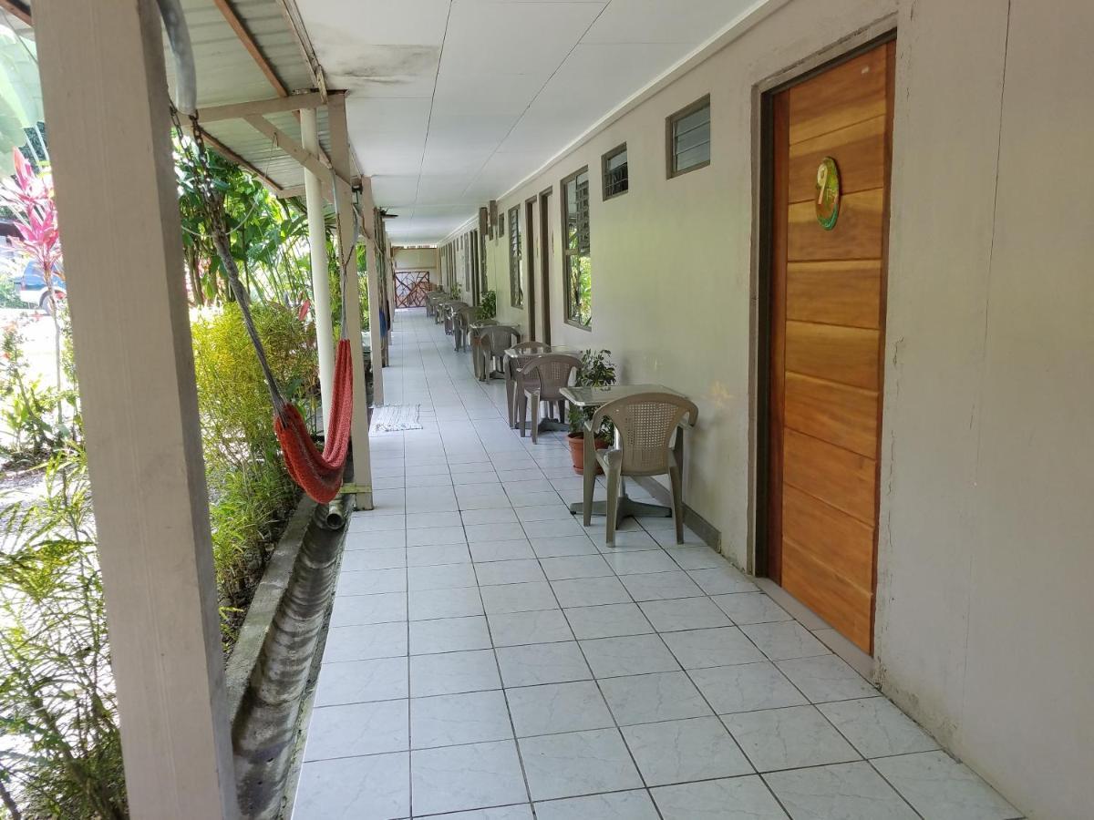 Hotel El Colibri Rojo - Cabinas - Le Colibri Rouge Cahuita Buitenkant foto