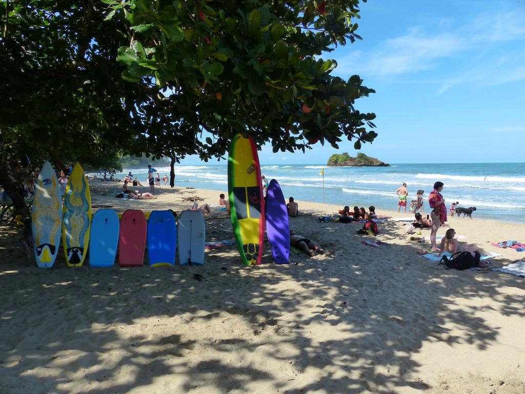 Hotel El Colibri Rojo - Cabinas - Le Colibri Rouge Cahuita Buitenkant foto