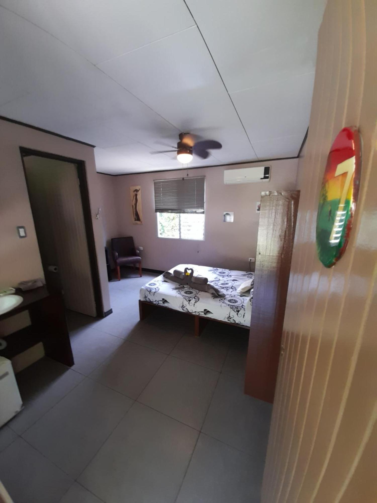 Hotel El Colibri Rojo - Cabinas - Le Colibri Rouge Cahuita Kamer foto